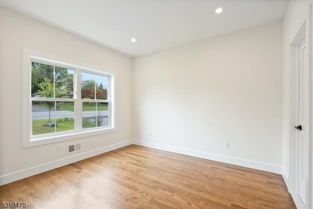 1 Willow Pl, East Hanover Twp, NJ 07936 - unfurnished room with baseboards, light wood-style flooring, and recessed lighting
