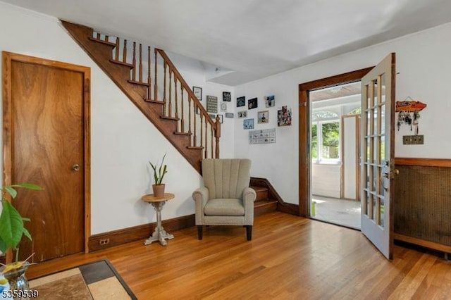 139 Pine Grove Ter, Newark City, NJ 07106 - foyer entrance featuring wood finished floors, stairway, and baseboards
