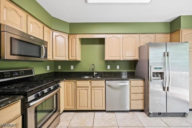 256 Marcia Way, Bridgewater Twp, NJ 08807 - kitchen with stainless steel appliances, a sink, and light brown cabinets