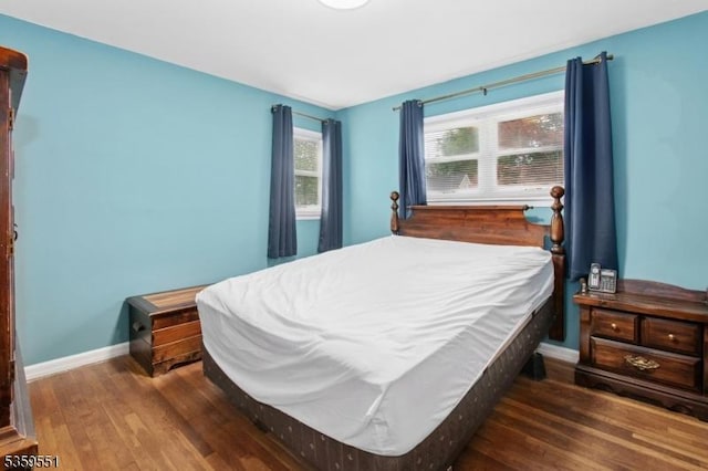 184 Locust Dr, Union Twp, NJ 07083 - bedroom featuring wood finished floors and baseboards