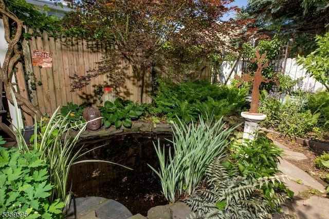 8 S Main St, Stockton Boro, NJ 08559 - view of yard