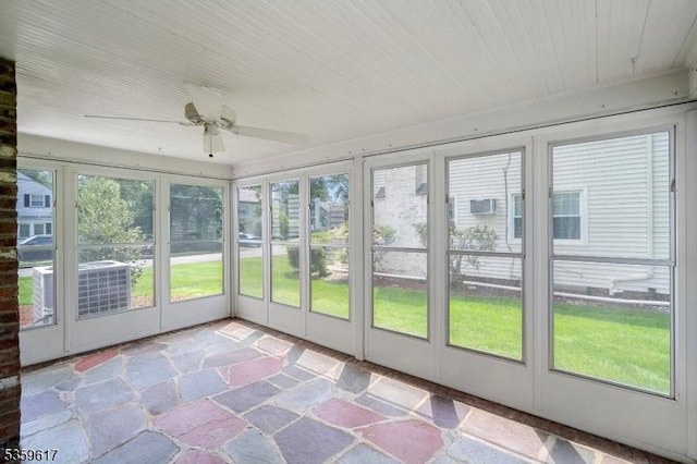 358 Princeton Rd, Union Twp, NJ 07083 - unfurnished sunroom featuring a ceiling fan