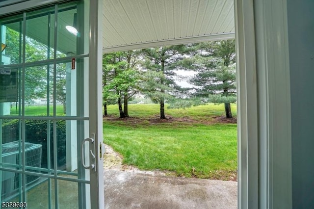 173 Gregory Ln, Franklin Twp, NJ 08823 - entryway with plenty of natural light and a water view