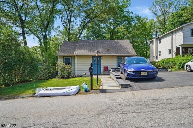 4 Erie Ave, Rockaway Twp, NJ 07866 - bungalow featuring a front yard