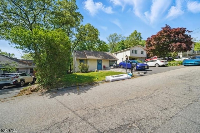 4 Erie Ave, Rockaway Twp, NJ 07866 - view of front of house with a front lawn
