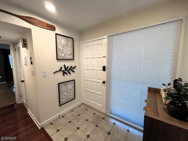25 Osprey Cg310, Allamuchy Twp, NJ 07840 - foyer with baseboards