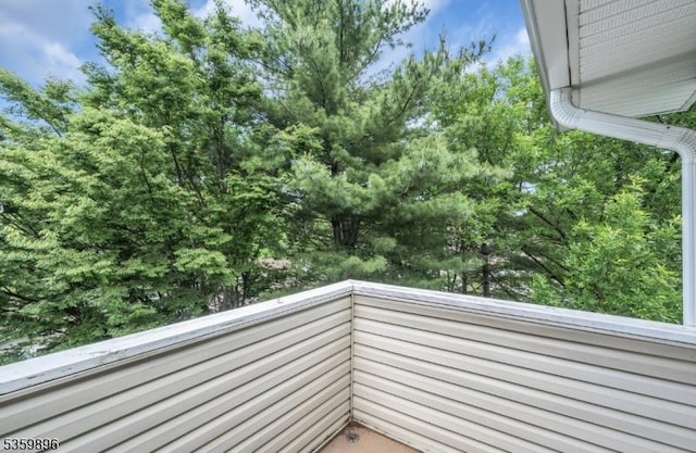 65 Academy Ct, Bedminster Twp, NJ 07921 - view of balcony