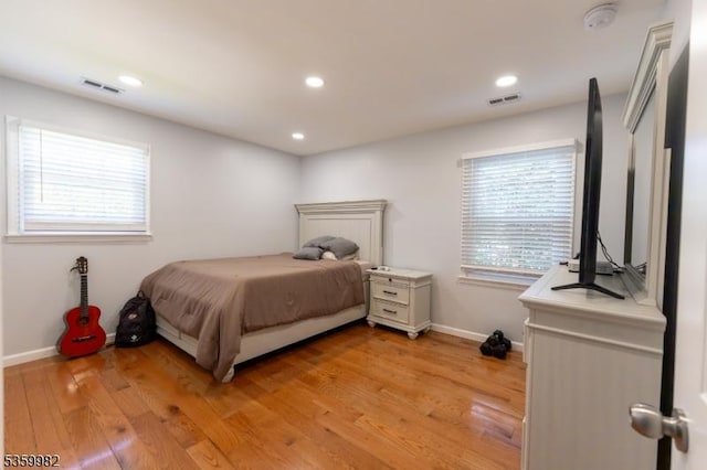 128 Jay Pl, Middlesex Boro, NJ 08846 - bedroom featuring baseboards, light wood-style floors, and recessed lighting