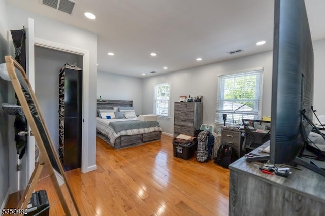 128 Jay Pl, Middlesex Boro, NJ 08846 - bedroom with light wood finished floors, recessed lighting, and baseboards