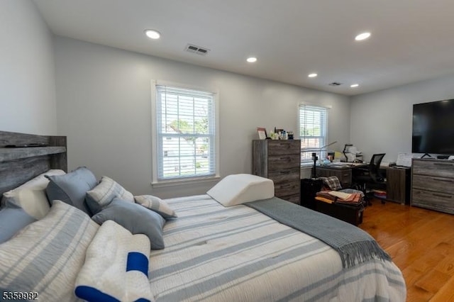 128 Jay Pl, Middlesex Boro, NJ 08846 - bedroom featuring light wood-style flooring, a desk, and recessed lighting