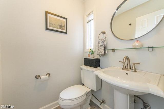 44 Mews Ln, South Orange Village Twp, NJ 07079 - bathroom featuring toilet and baseboards