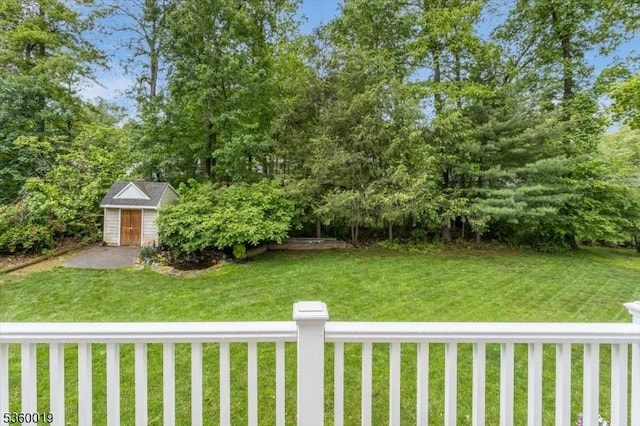 18 W Circuit Dr, Roxbury Twp, NJ 07876 - view of green lawn
