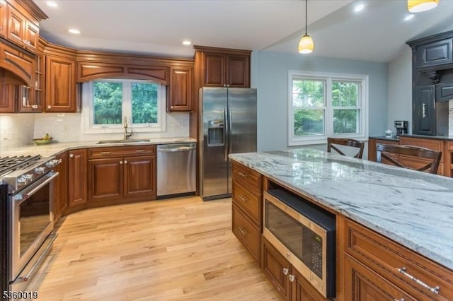 18 W Circuit Dr, Roxbury Twp, NJ 07876 - kitchen featuring stainless steel appliances, a sink, light wood-style flooring, healthy amount of natural light, and recessed lighting