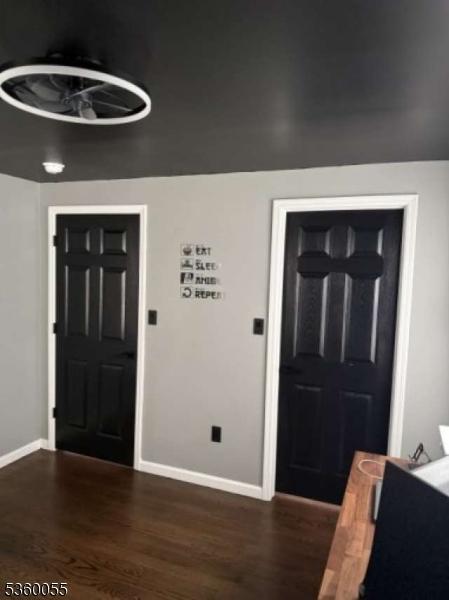 284 W Webster Ave, Roselle Park Boro, NJ 07204 - entrance foyer with baseboards and wood finished floors