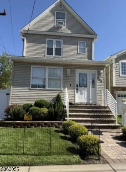 284 W Webster Ave, Roselle Park Boro, NJ 07204 - view of traditional style home