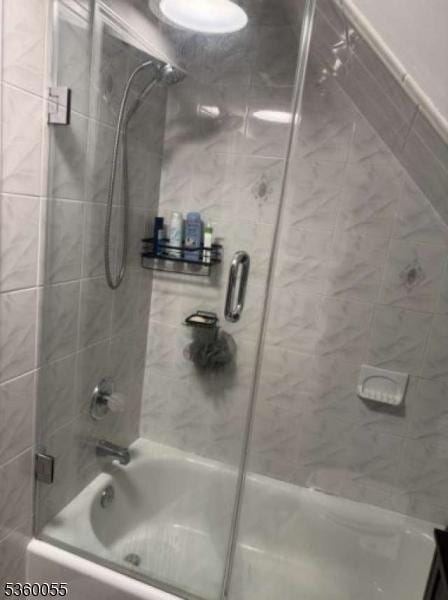 284 W Webster Ave, Roselle Park Boro, NJ 07204 - bathroom with bath / shower combo with glass door