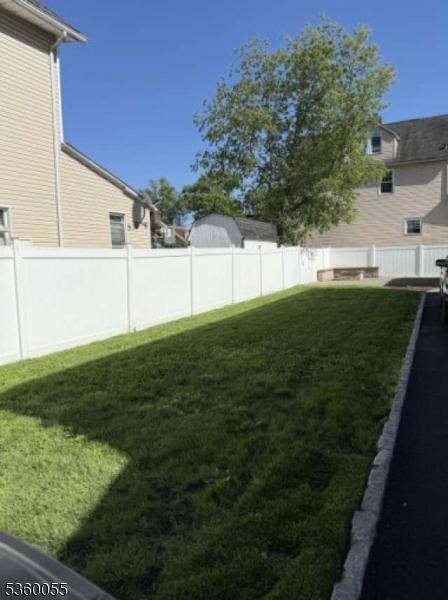 284 W Webster Ave, Roselle Park Boro, NJ 07204 - view of yard
