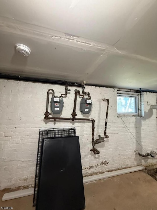 85 Tillinghast St, Newark City, NJ 07108 - utility room featuring gas meter