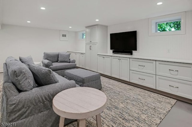 16 Sweetbriar Rd, Summit City, NJ 07901 - living area featuring recessed lighting