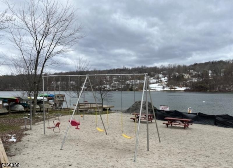 16 Glen Dr, Vernon Twp, NJ 07461