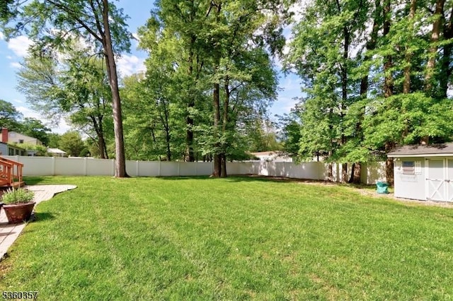 17 Druid Hill Dr, Parsippany-Troy Hills Twp, NJ 07054 - view of yard