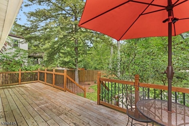 624 New St, River Vale Twp, NJ 07675 - deck with a fenced backyard