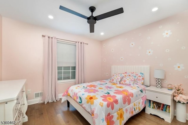 18 Hartley Ln, Bernards Twp, NJ 07920 - bedroom with hardwood / wood-style flooring, wallpapered walls, baseboards, recessed lighting, and ceiling fan