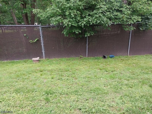 281 Reynolds Ter Unit 24, City Of Orange Twp, NJ 07050 - view of green lawn