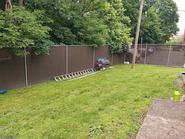 281 Reynolds Ter Unit 24, City Of Orange Twp, NJ 07050 - view of yard