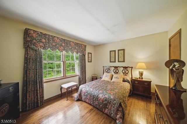 15 Fox Run, Parsippany-Troy Hills Twp, NJ 07834 - bedroom with wood finished floors and baseboards