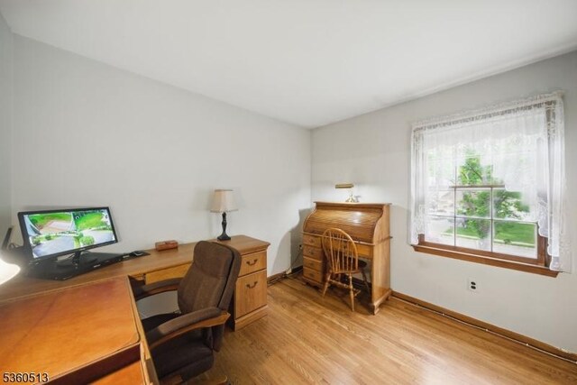 15 Fox Run, Parsippany-Troy Hills Twp, NJ 07834 - office featuring light wood finished floors and baseboards