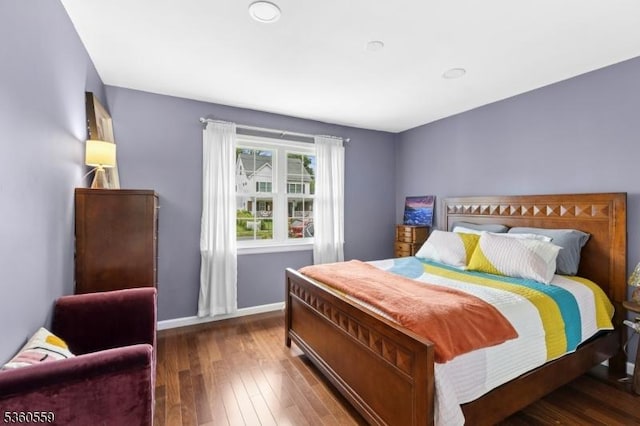 392 Park View Dr, Scotch Plains Twp, NJ 07076 - bedroom featuring wood-type flooring and baseboards