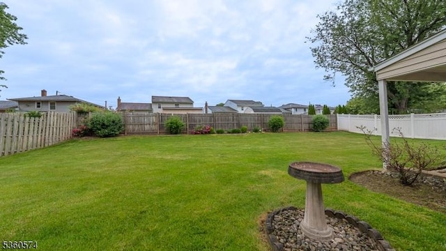 813 Riverbend Dr, Clark Twp, NJ 07066 - view of fenced backyard