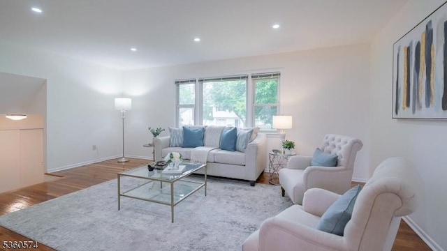 813 Riverbend Dr, Clark Twp, NJ 07066 - living room with wood finished floors, baseboards, and recessed lighting