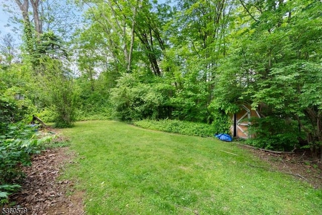 274 Diamond Hill Rd, Berkeley Heights Twp, NJ 07922 - view of grassy yard