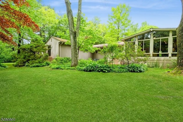 81 Coppermine Rd, Franklin Twp, NJ 08540 - view of green lawn