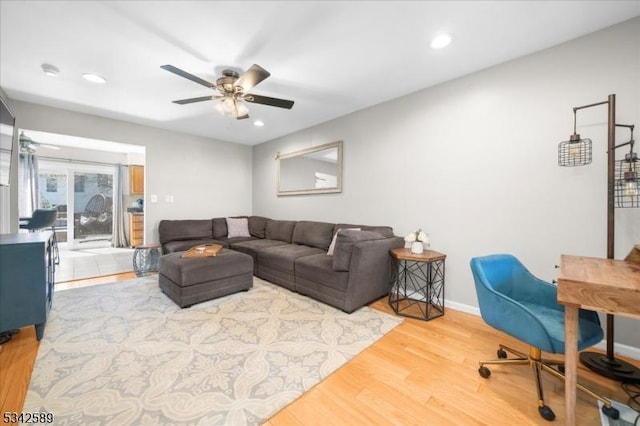 424 Willow Ct, Raritan Twp, NJ 08822 - living area featuring wood finished floors, ceiling fan, recessed lighting, and baseboards