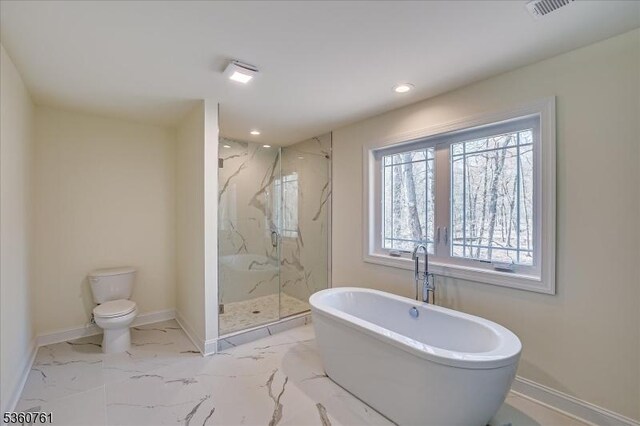 92 Hancock Rd, Piscataway Twp, NJ 08854 - bathroom featuring a soaking tub, a marble finish shower, baseboards, toilet, and recessed lighting