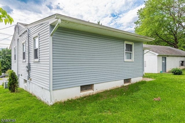 315 Pennsylvania Ave, Pohatcong Twp, NJ 08865 - view of home's exterior featuring a lawn