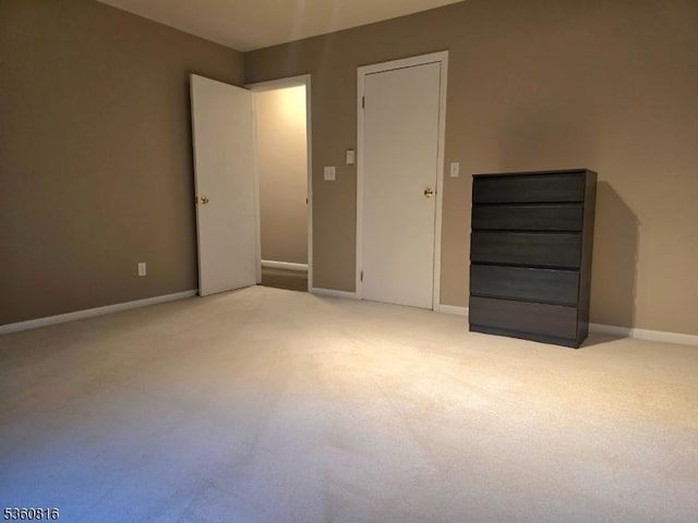 103 Mountain Top Rd, Lebanon Twp, NJ 08826 - unfurnished bedroom featuring carpet and baseboards