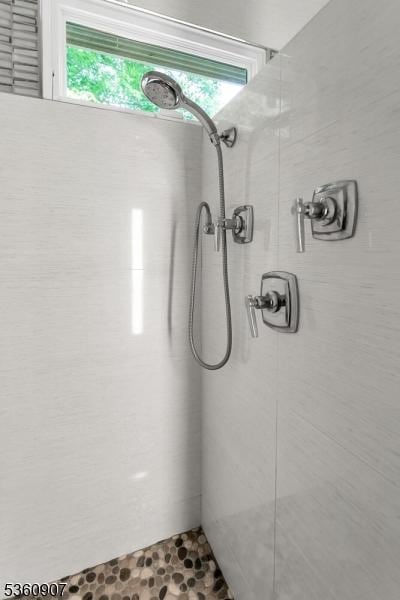 34 Keats Rd, Bernards Twp, NJ 07920 - bathroom featuring a tile shower