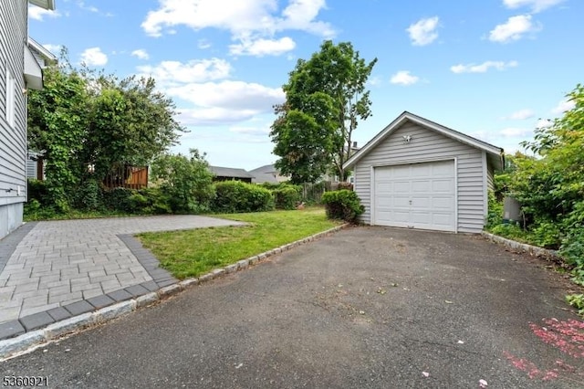 10 Garden Pl, Cranford Twp, NJ 07016 - detached garage with driveway