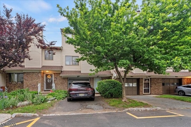 804 Orchard Meadows Dr, Union Twp, NJ 07083 - multi unit property featuring brick siding and asphalt driveway