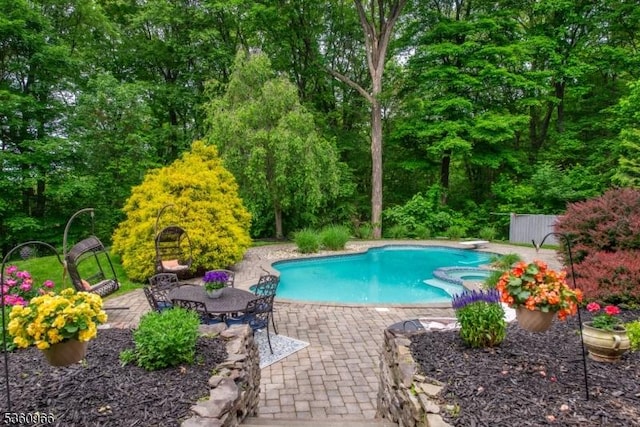 7 Briscoe Chase, Ringwood Boro, NJ 07456 - outdoor pool featuring a patio and a diving board