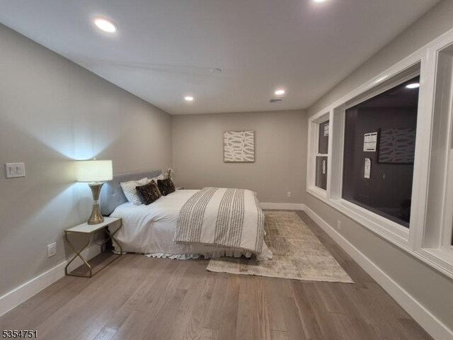 223 Victor St, Scotch Plains Twp, NJ 07076 - bedroom featuring wood finished floors, baseboards, and recessed lighting
