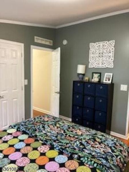 512 Kenbury Rd, Branchburg Twp, NJ 08876 - bedroom with ornamental molding