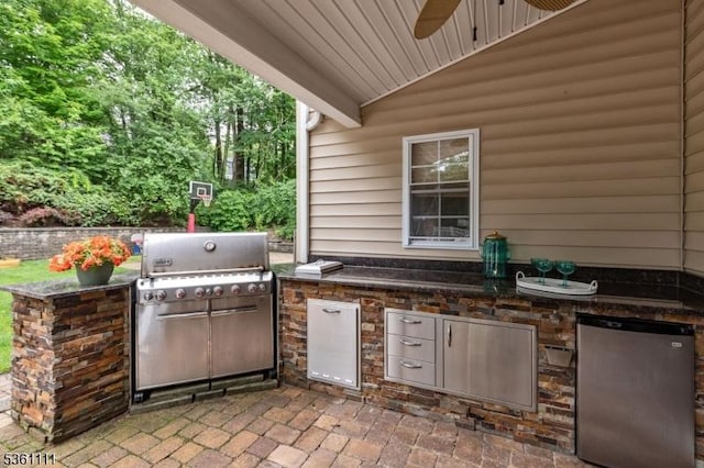 28 Sherbrook Dr, Berkeley Heights Twp, NJ 07922 - view of patio with an outdoor kitchen and ceiling fan