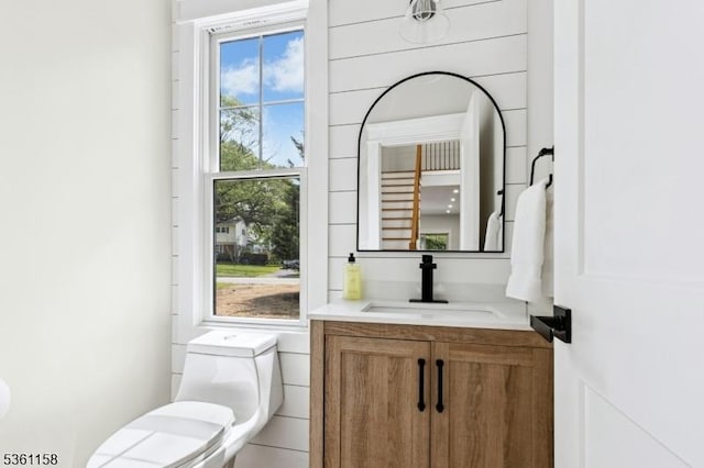 48 Hunterdon Blvd, Berkeley Heights Twp, NJ 07974 - half bathroom with toilet and vanity