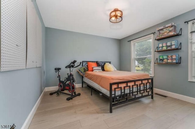 11 Spring Mdw, Oxford Twp, NJ 07863 - bedroom featuring wood finished floors and baseboards