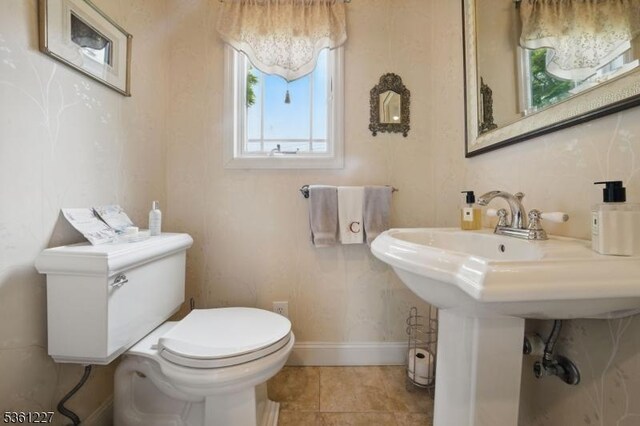 10 Fawn Ter, Jefferson Twp, NJ 07849 - half bathroom with toilet and baseboards